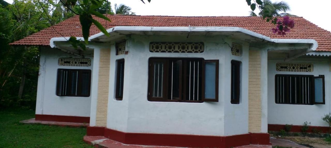 Colonial Surfing Villa Hostel & Home Stay Midigama East Cameră foto